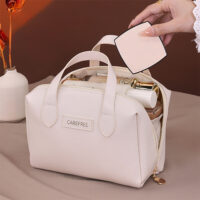 Delicate Beying hand makeup bag