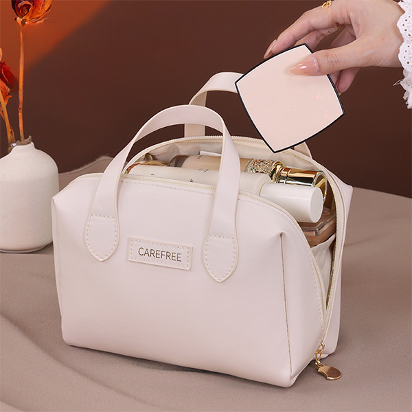Delicate Beying hand makeup bag