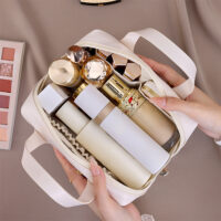 Delicate Beying hand makeup bag